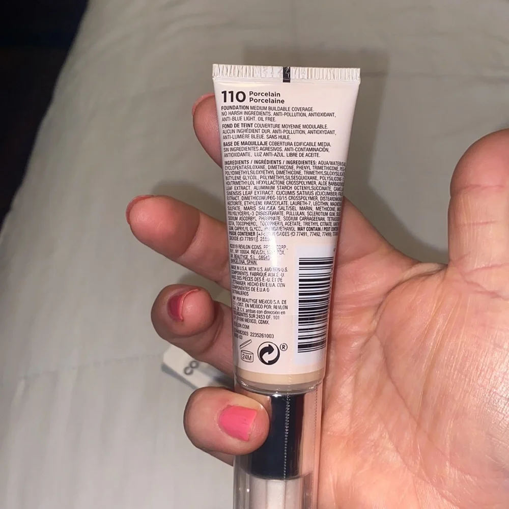 Covergirl BB cream and Revlon Natural fundation.. blunde of 2 items - Picture 7 of 7